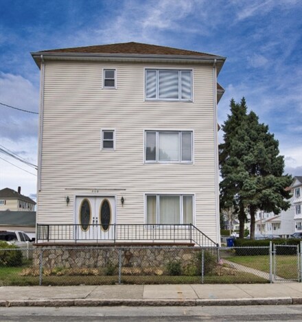 268 Palmer St, Fall River, MA 02724