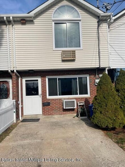 331 Parkinson Ave, Staten Island, NY 10305