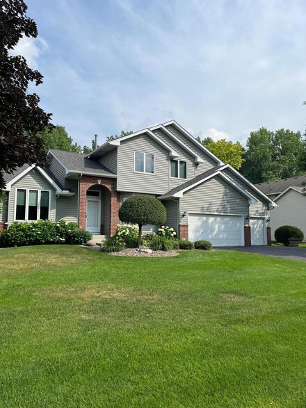 13225 54th Ave N, Plymouth, MN 55442
