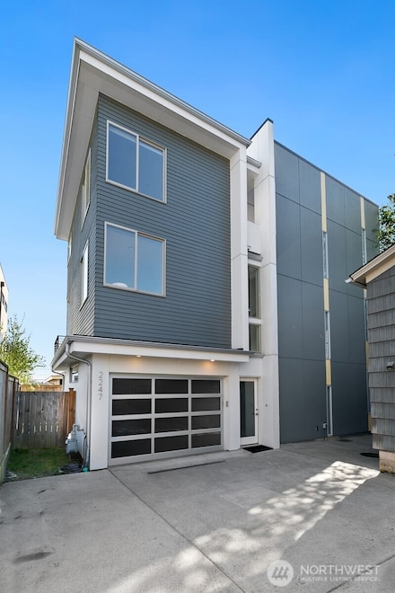 2247 NW 63rd St, Seattle, WA 98107