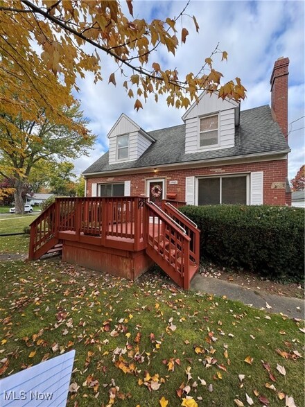 2621 Graham Ave, Akron, OH 44312