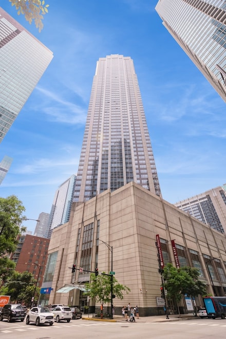 512 N Mcclurg Ct Unit 2112, Chicago, IL 60611