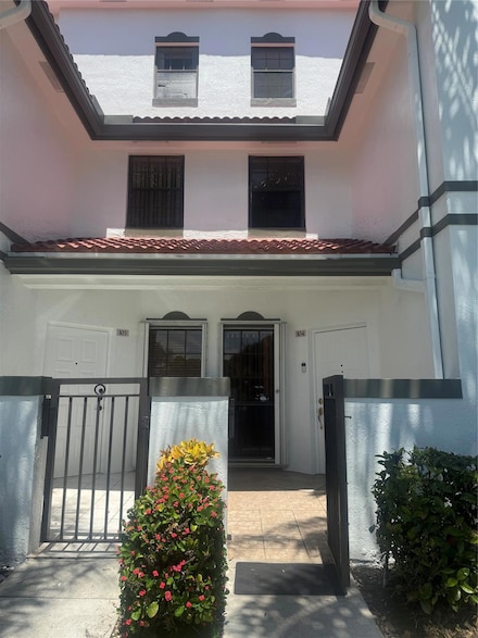 301 SW 158th Terrace Unit 104, Pembroke Pines, FL 33027