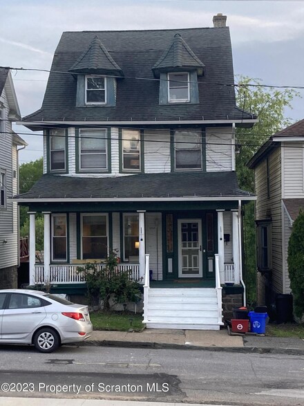 1710 Roselynn St, Scranton, PA 18510