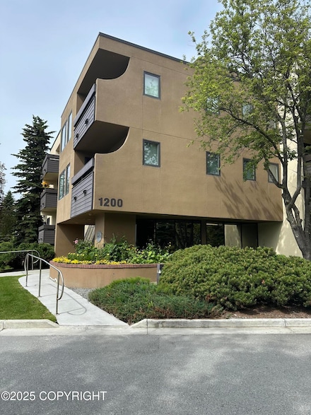 1200 I St Unit 803, Anchorage, AK 99501