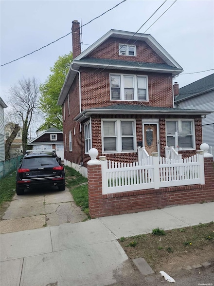 218-17 104th Ave, Queens Village, NY 11429