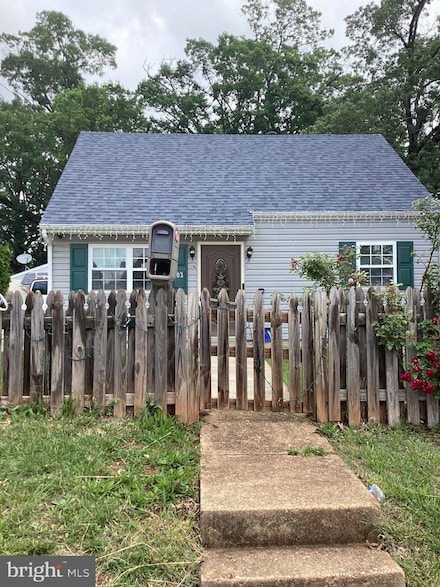102 Tremont St, Manassas Park, VA 20111