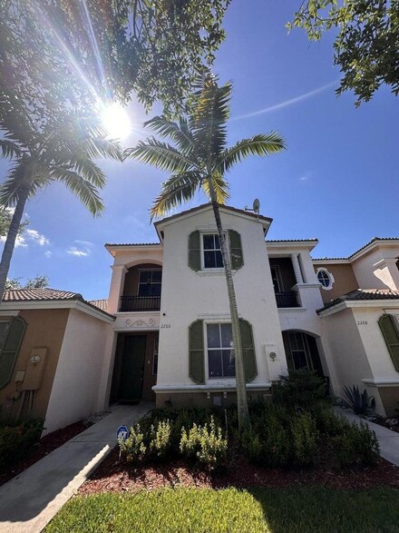2266 NE 42nd Ave, Homestead, FL 33033