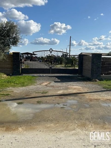 11675 Ave 24, Delano-T, CA 93215