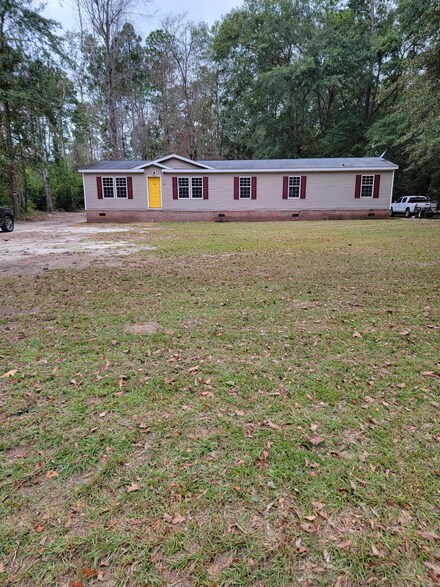 1358 Weeks Rd, Williston, SC 29853