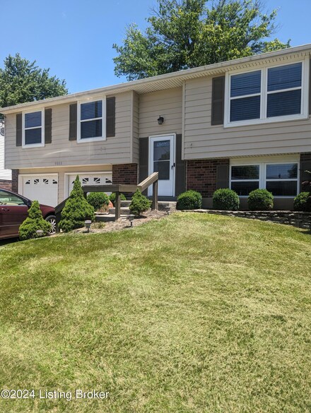 9503 Michael Edward Dr, Louisville, KY 40291