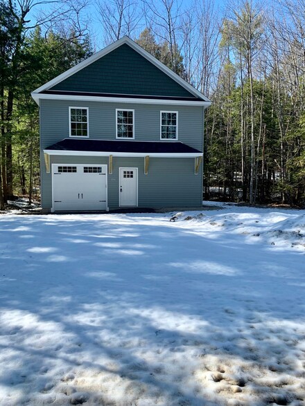 6 Chadbourne Rd, Standish, ME 04084