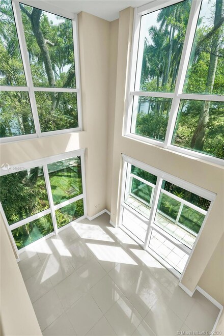1861 NW South River Dr Unit TH-08, Miami, FL 33125