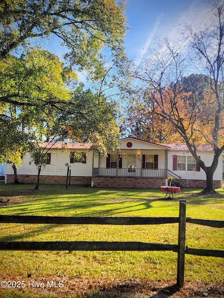 723 W Broad St, Beulaville, NC 28518