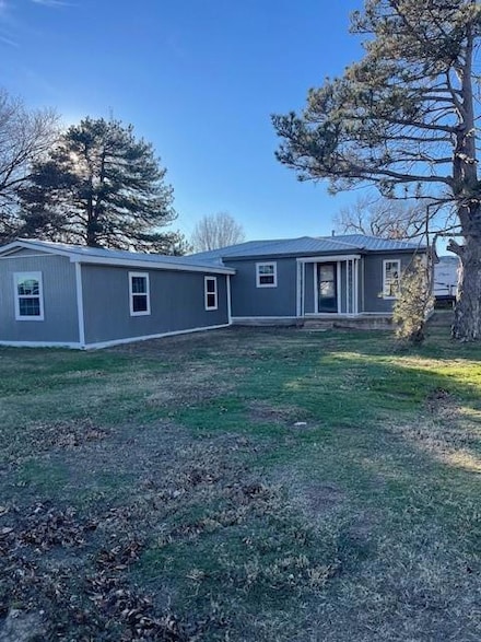 804 Walker Ave, Lone Wolf, OK 73655