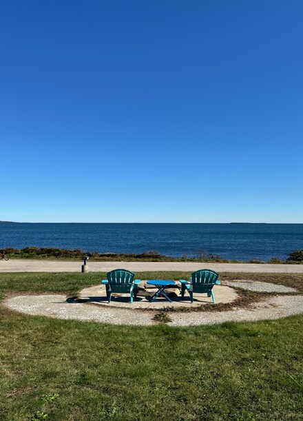 614 Seashore Ave, Peaks Island, ME 04108