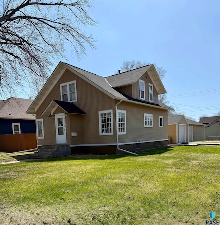 829 W 4th Ave, Mitchell, SD 57301