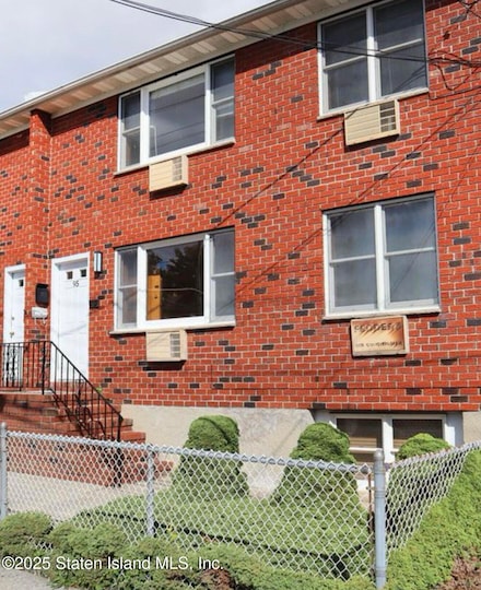 95 Wallace Ave, Staten Island, NY 10305