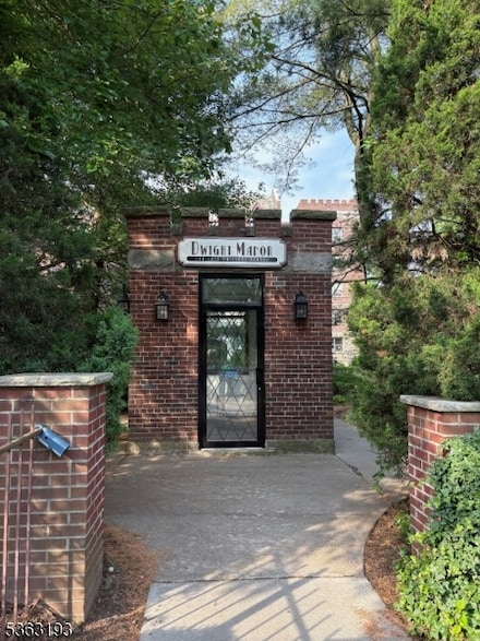 100 E Palisade Ave, Englewood, NJ 07631