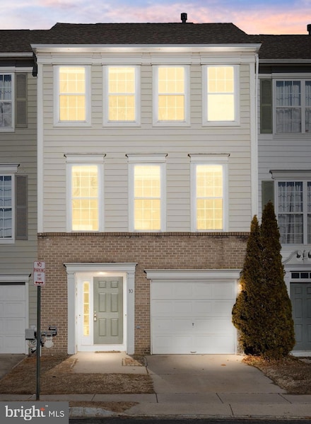 10 Bayberry Ln, Delran, NJ 08075