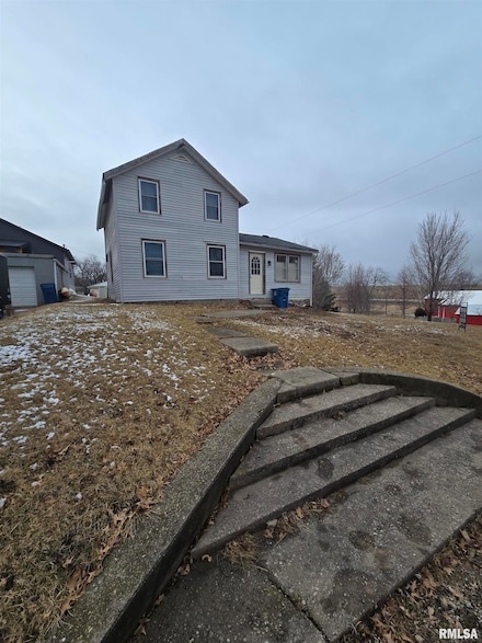 200 Muscatine St, Dixon, IA 52745