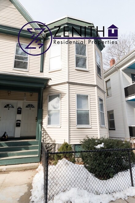 25 Oakwood St Unit A, Dorchester Center, MA 02124
