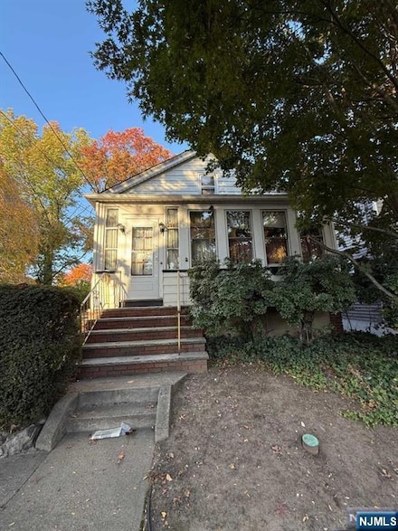 415 Jefferson Ave, Hasbrouck Heights, NJ 07604
