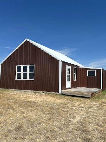28 Prairie Edge Dr, Medicine Bow, WY 82329