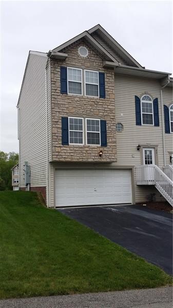 221 Manor View Dr, Manor, PA 15665