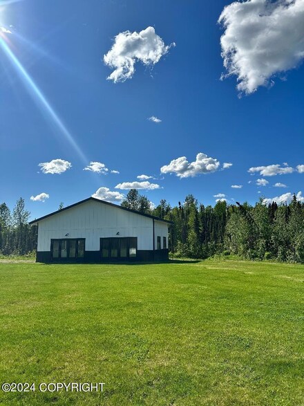 11141 S Lewis Loop, Wasilla, AK 99623
