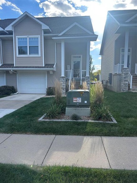1626 SW Twin Gates Dr, Ankeny, IA 50023