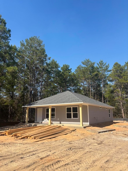 27 Pansy Ln, Defuniak Springs, FL 32433