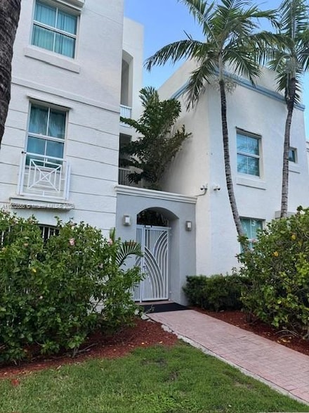9172 Collins Ave Unit 12, Surfside, FL 33154