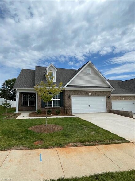 417 Mountain Grove Ln, Kernersville, NC 27284