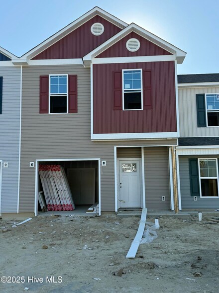 239 Crab Claw Spit Ln, Jacksonville, NC 28546