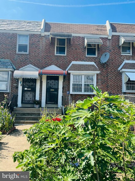 5450 Bingham St, Philadelphia, PA 19120