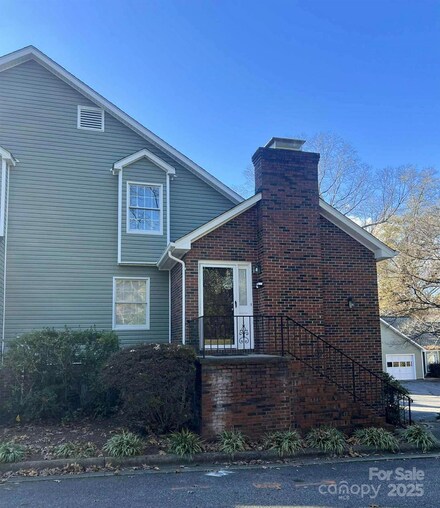 261 5th Ave NE Unit 1, Hickory, NC 28601