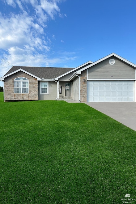 2720 Sage Ct, Junction City, KS 66441