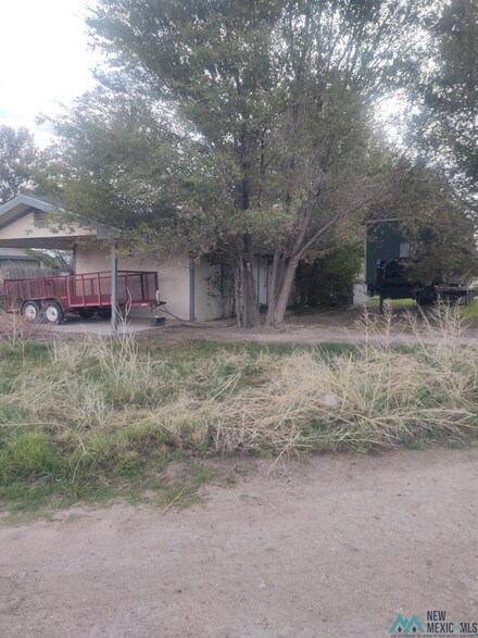 325 E Cherokee Dr, Hobbs, NM 88240