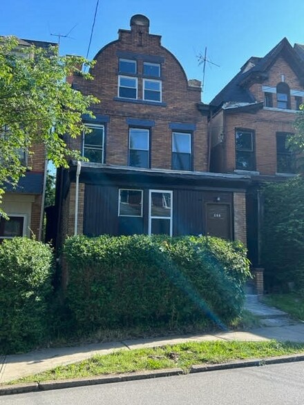 923 South Ave, Pittsburgh, PA 15221