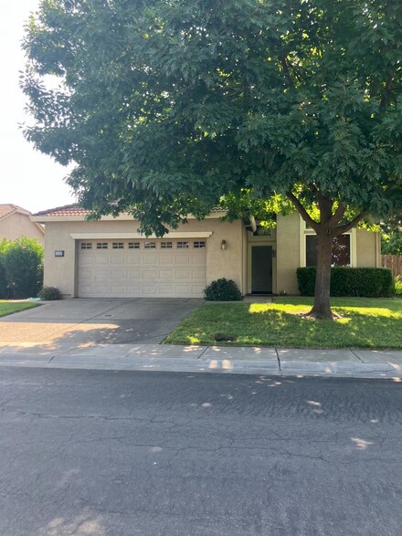 1830 Nevada St, Gridley, CA 95948