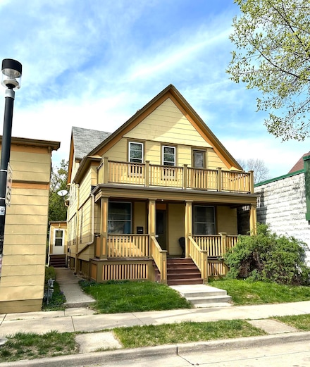 918 E Center St, Milwaukee, WI 53212