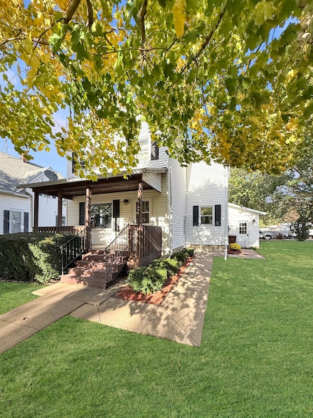 204 S Railroad St, Warren, IL 61087