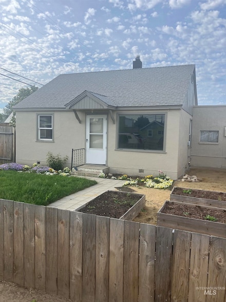 107 E 5th St, Emmett, ID 83617