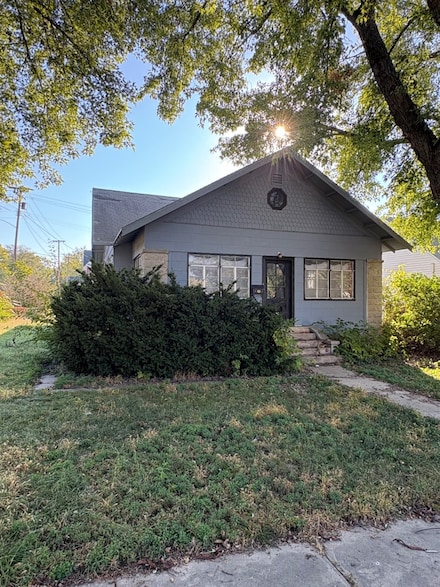 846 N Kansas St, Superior, NE 68978