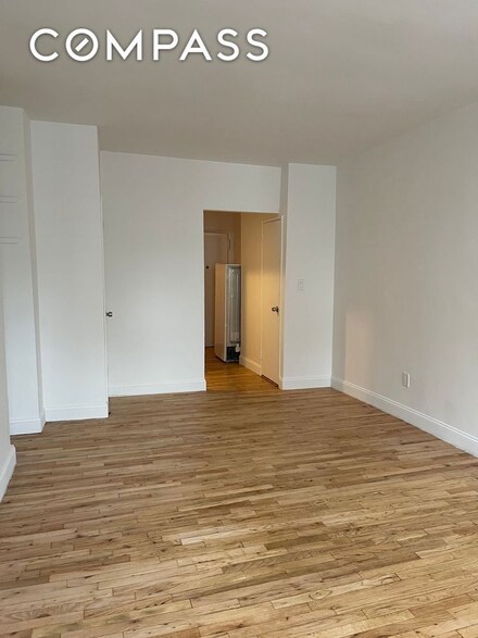 445 W 48th St Unit 4-C, New York, NY 10036