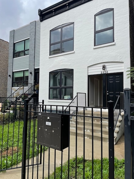 2526 W Lexington St Unit 3, Chicago, IL 60612