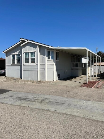 150 Kern St Unit 30, Salinas, CA 93905