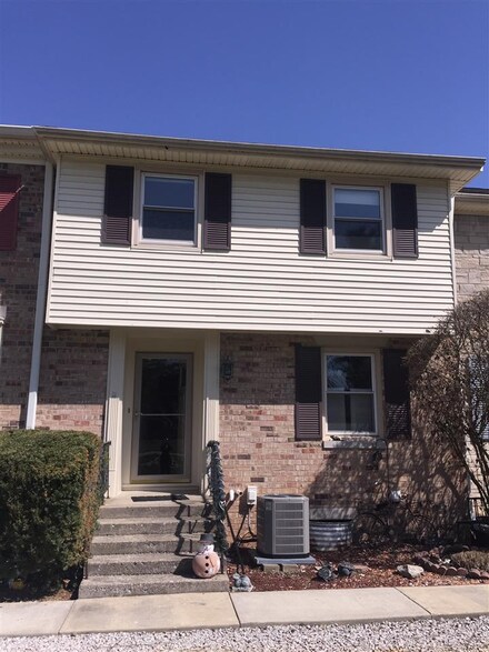 134 N Park Ridge Rd, Bloomington, IN 47408