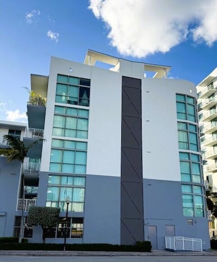 2100 Van Buren St Unit 215, Hollywood, FL 33020